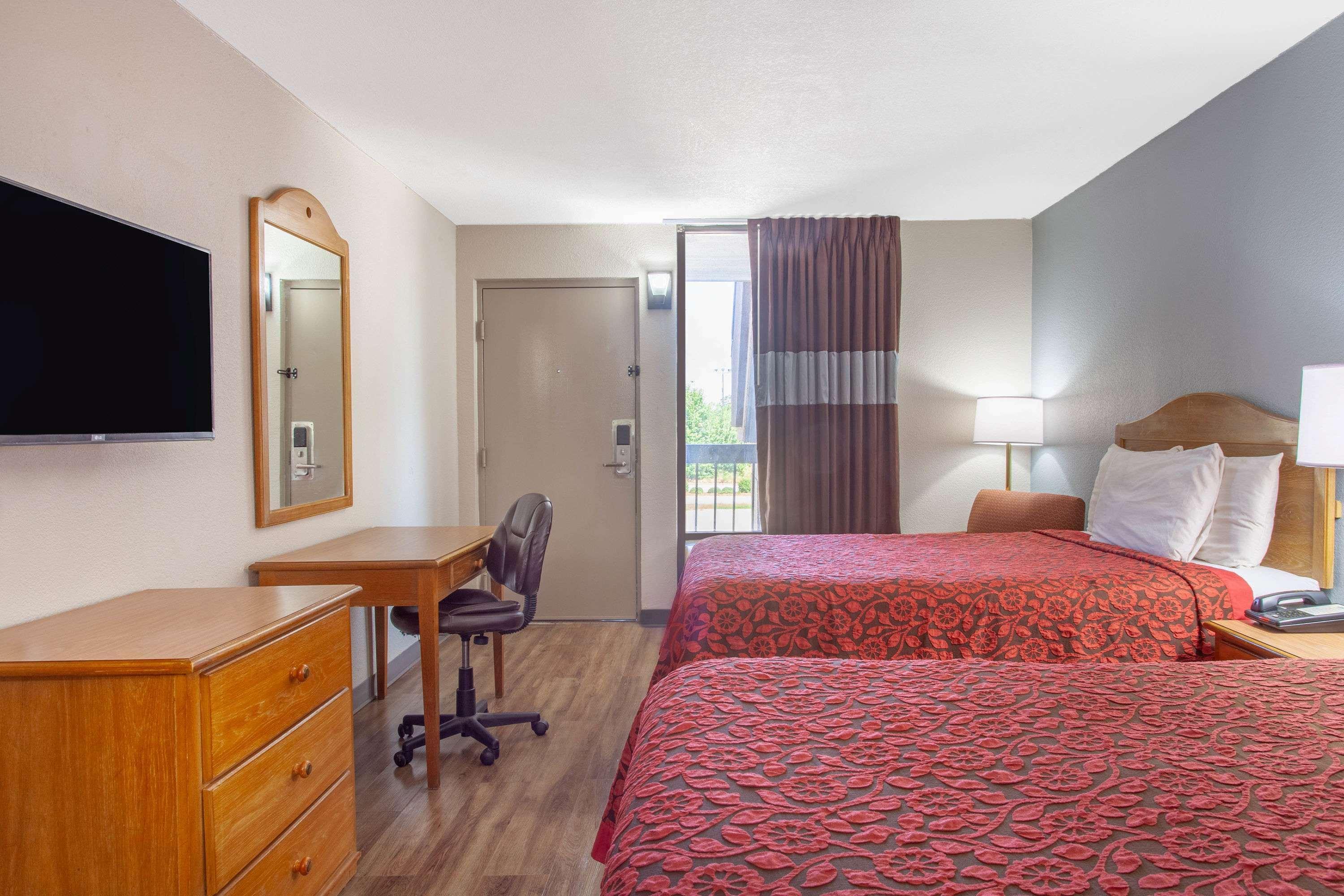 Days Inn By Wyndham Clinton - Laurens I-26 Exteriör bild