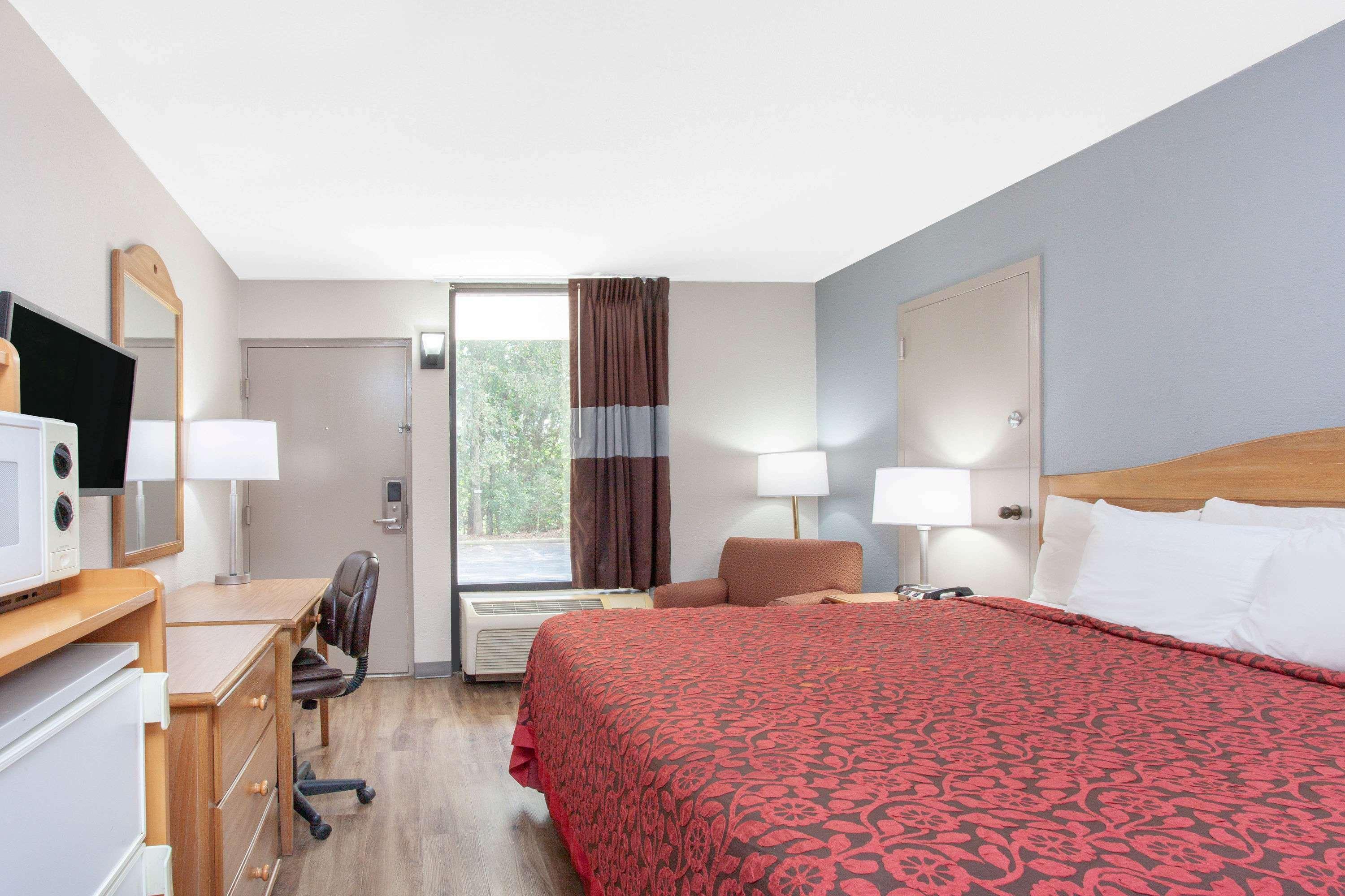 Days Inn By Wyndham Clinton - Laurens I-26 Exteriör bild