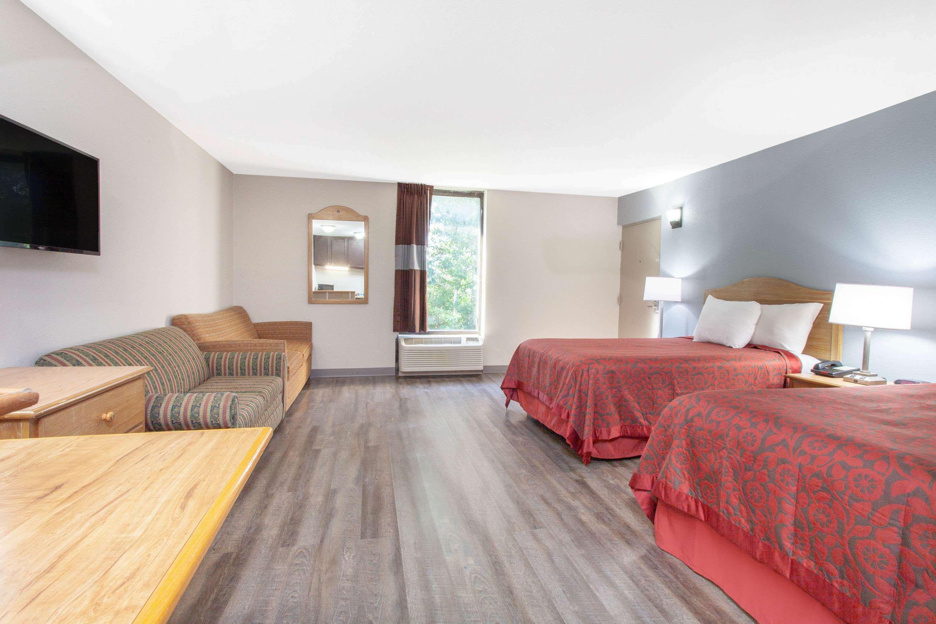 Days Inn By Wyndham Clinton - Laurens I-26 Exteriör bild